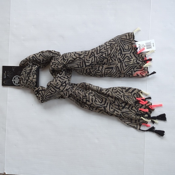 NEW The Perfectly Adjusted Scarf Tassel Pre-Made Ready to Wear Black - Picture 14 of 15